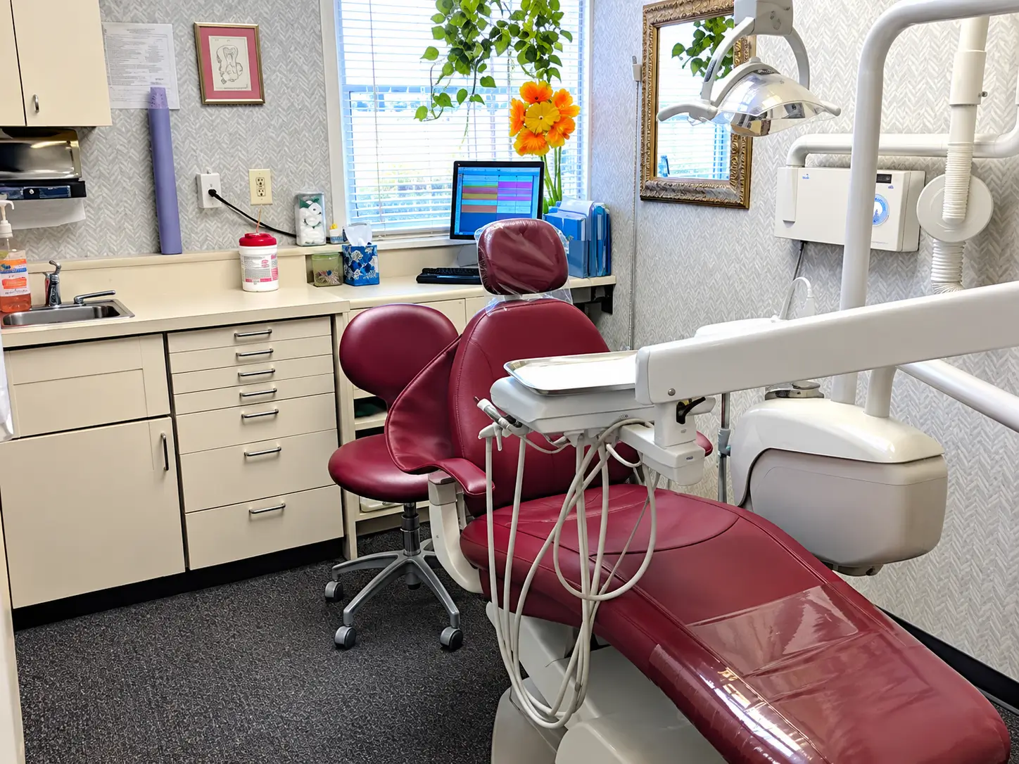 The Commack Dental Associates treatment room