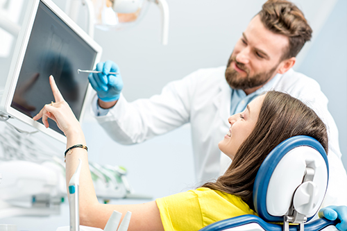 A digital scan being taken to plan Invisalign treatment